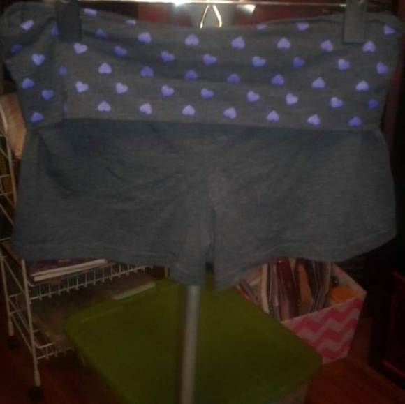 Purple heart Y2K fold over💜 love shorts - Picture 2 of 4